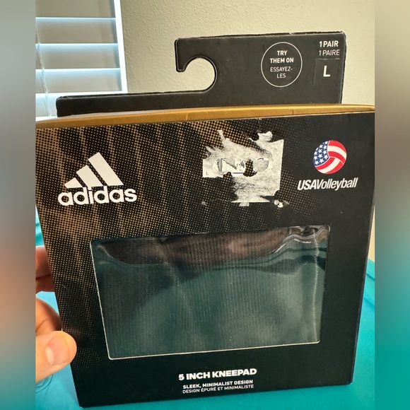 adidas 5 inch Black kneepads. Unisex. Size Large. New in box. USA Volleyball - Picture 2 of 4